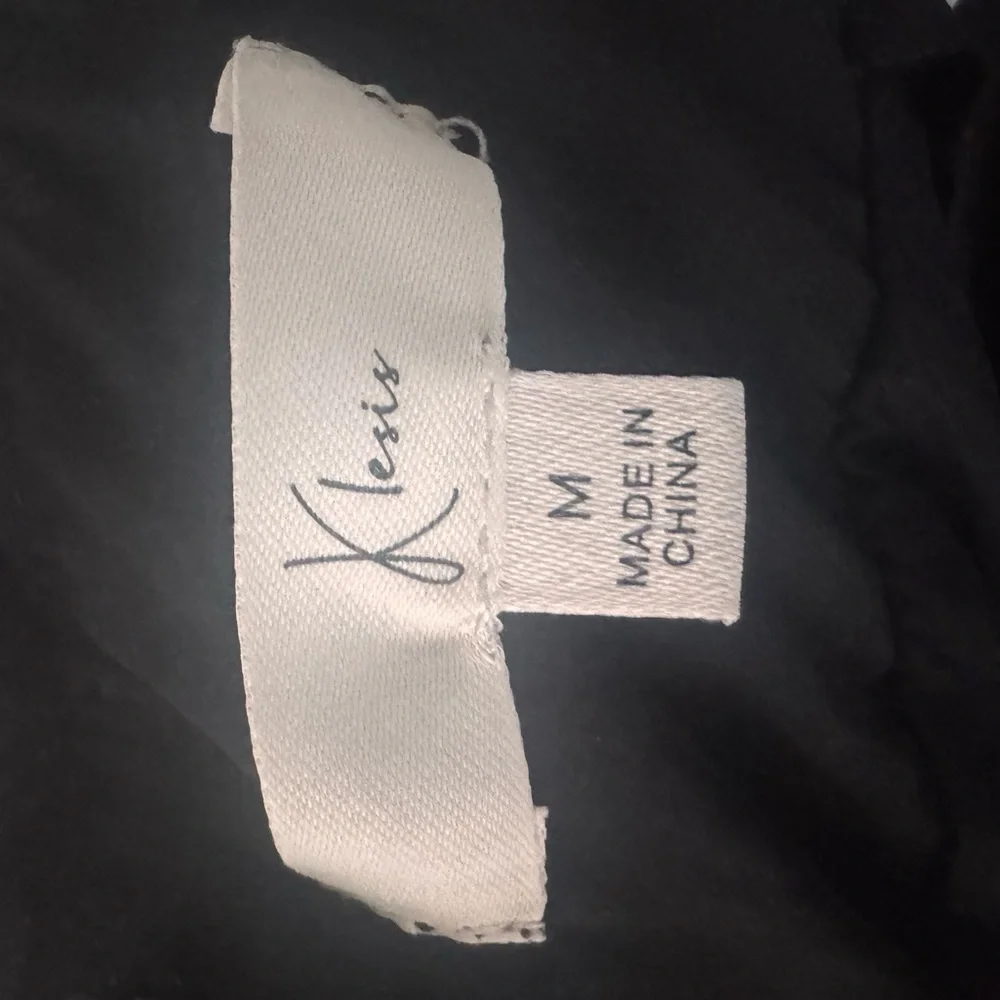 🍓6/$15🍓 Black & White Crepey Maxi Dress - Picture 2 of 7